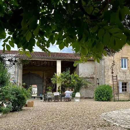Des Lunes Guest house Aumagne